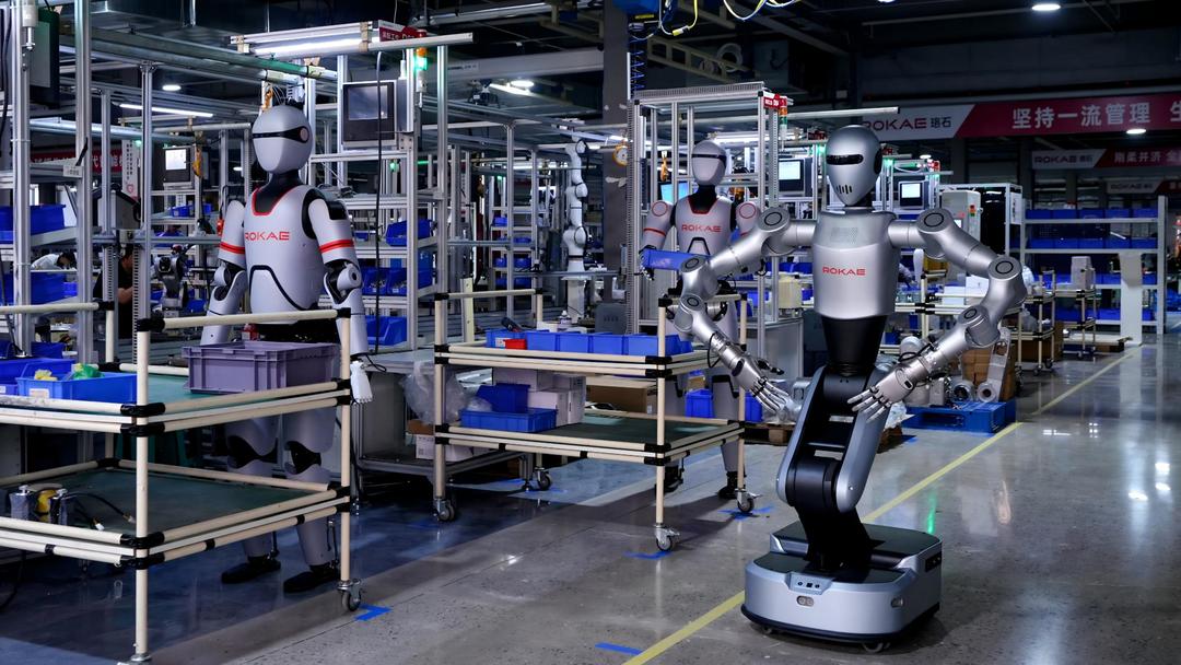 国产首个！珞石机器人进驻小米YU7汽车焊装车间